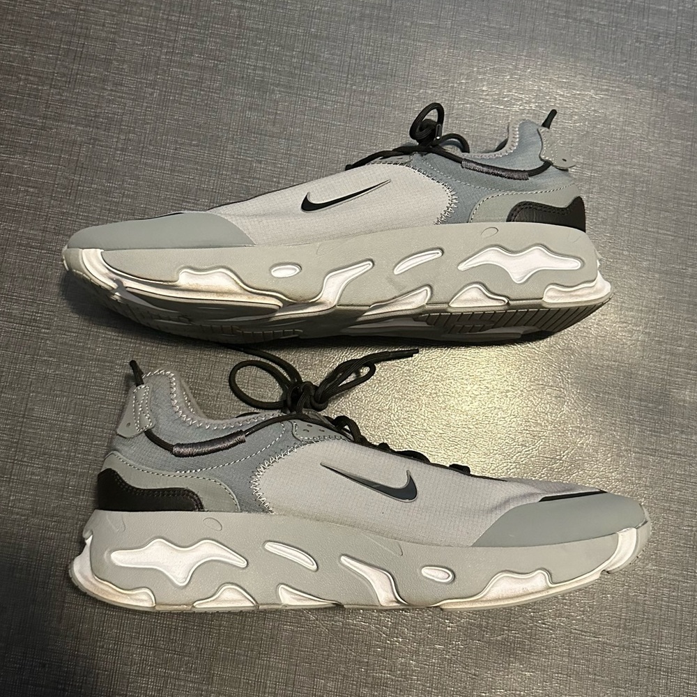 Nike React Live Se “Stadium Grey”